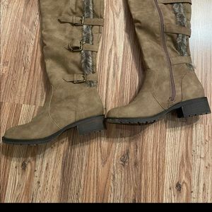 Lady long boots size 7 us justfab new in box